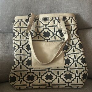 Petunia Pickle Bottom Troubadour Tote